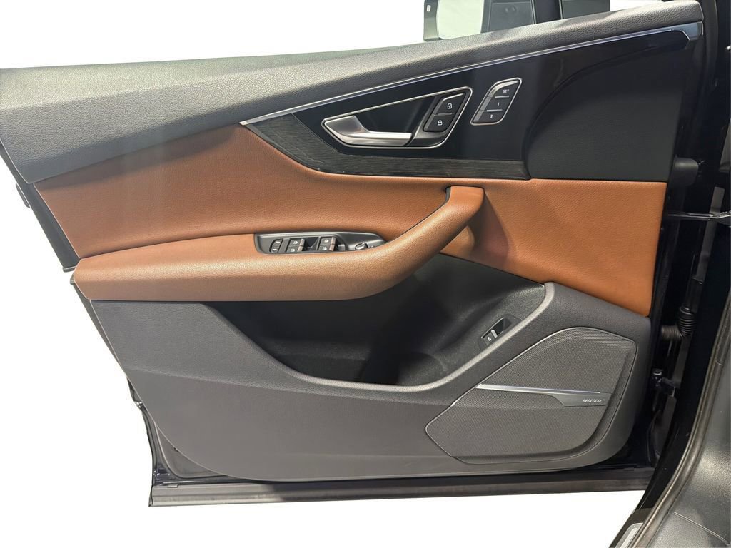 Used 2018 Audi Q7 3.0T Premium Plus w/ Premium Plus Package image 19