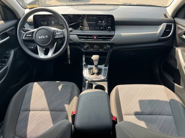 Used 2026 Kia Seltos LX AWD/4WD image 14
