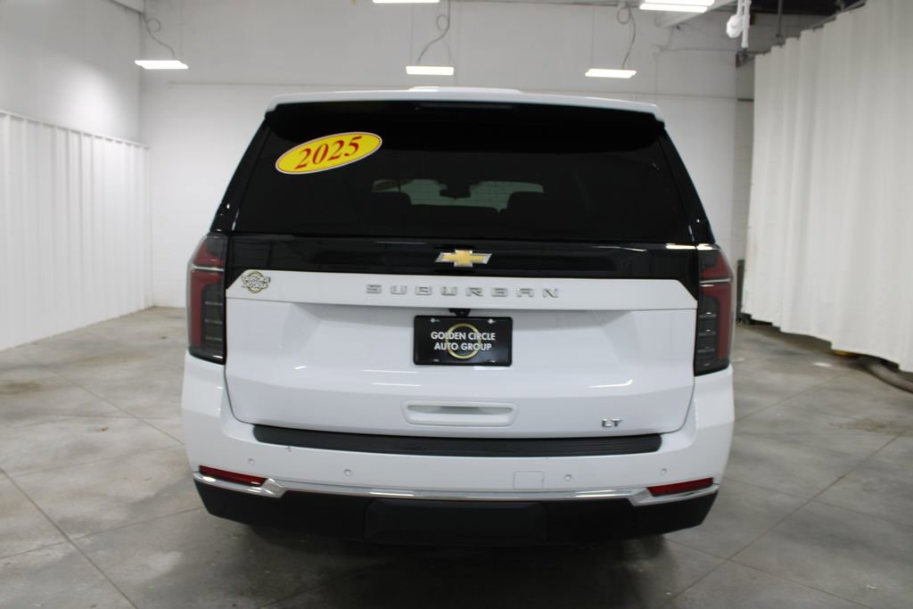 Used 2025 Chevrolet Suburban LT RWD image 8