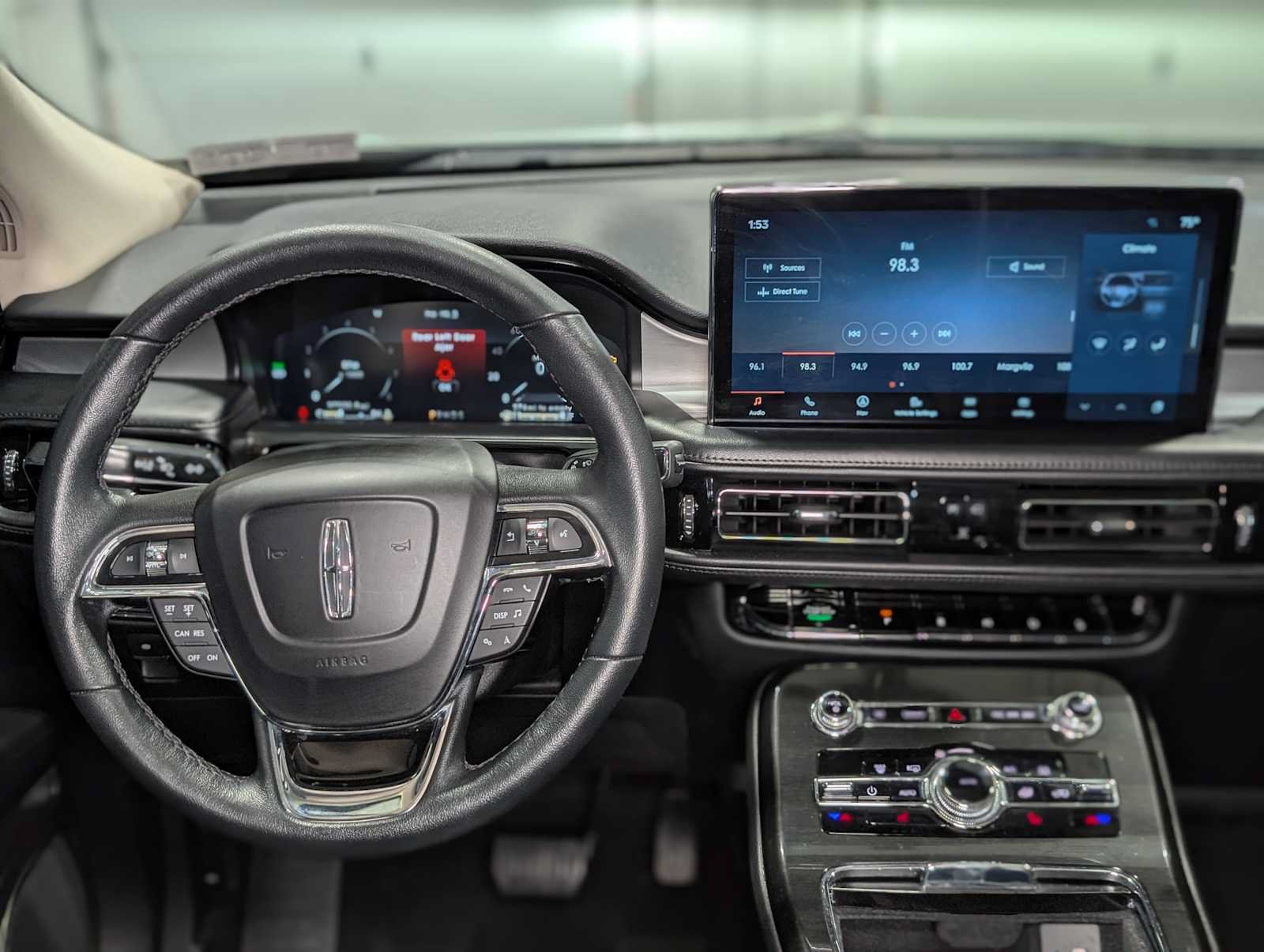 Used 2022 Lincoln Nautilus AWD w/ Premium Package image 5