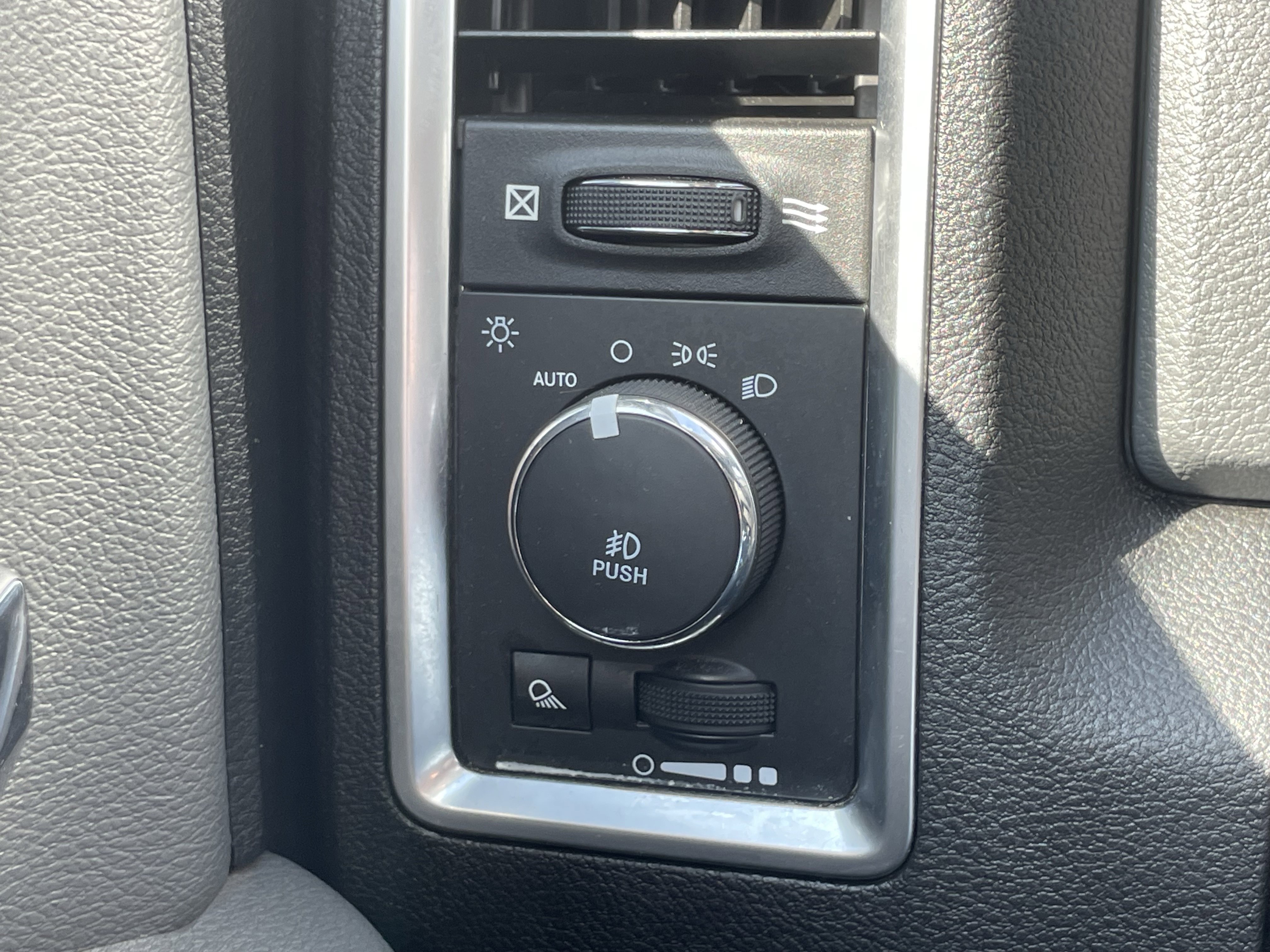 Used 2017 RAM 1500 Big Horn AWD/4WD image 30