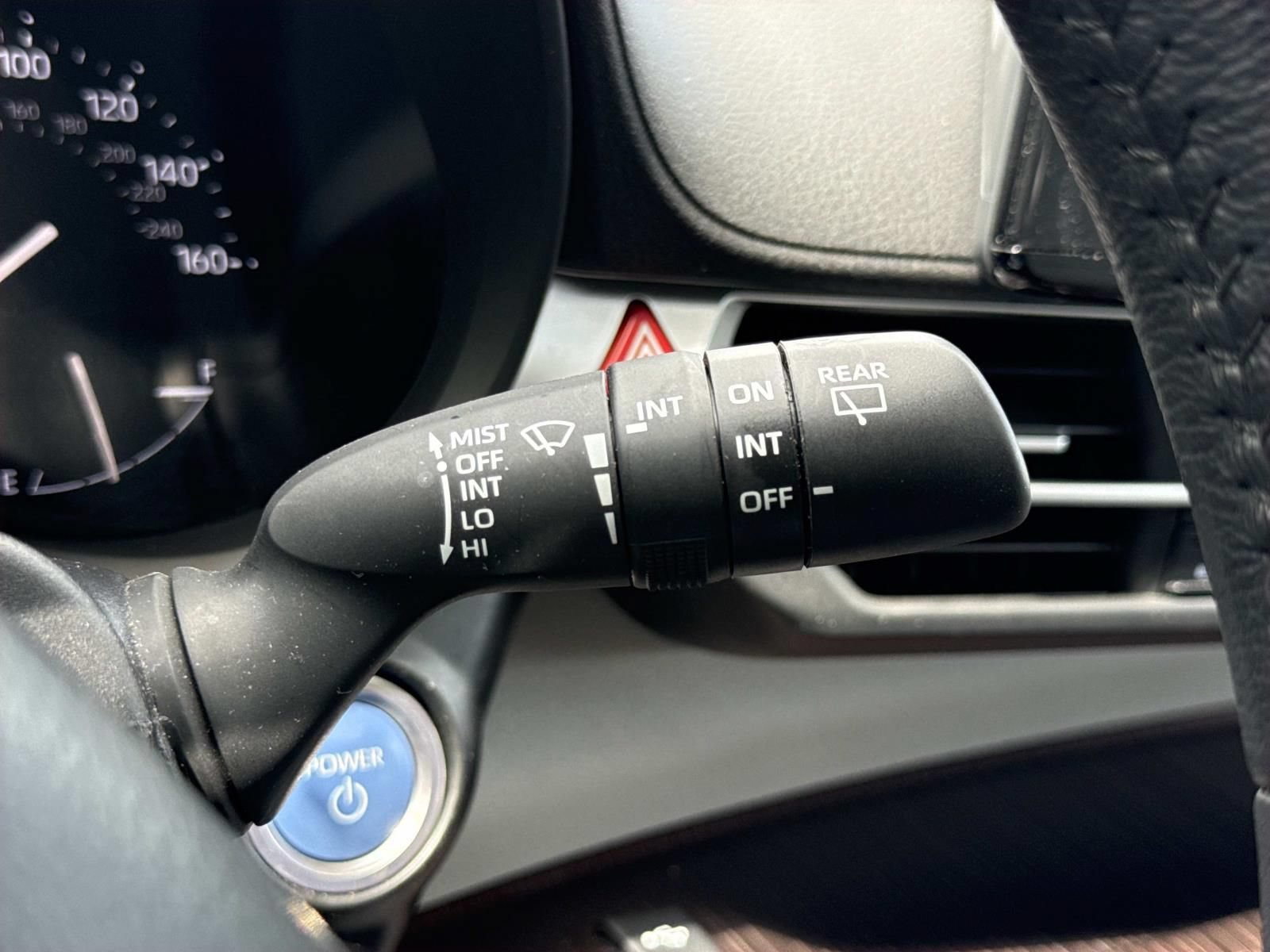 Used 2024 Toyota Sienna XLE FWD image 17