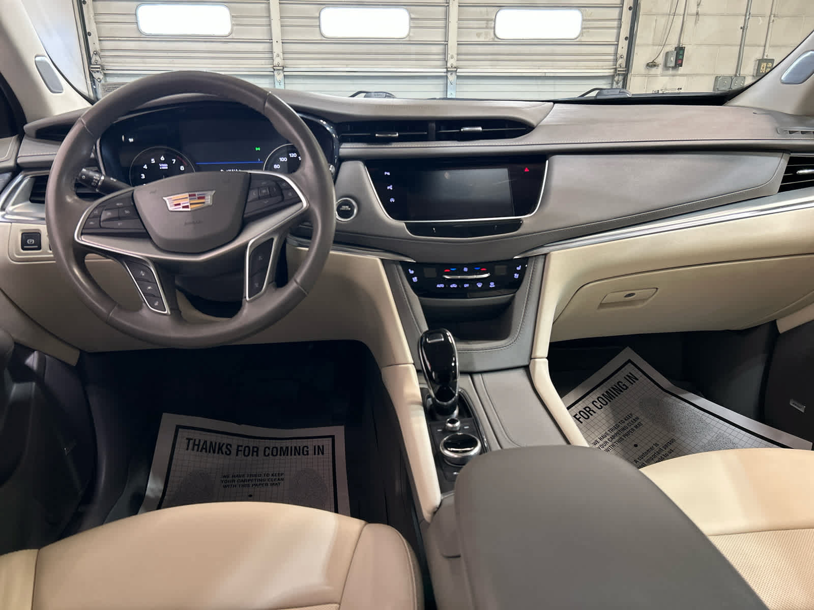 Used 2022 Cadillac XT5 Premium Luxury w/ Technology Package AWD/4WD image 4