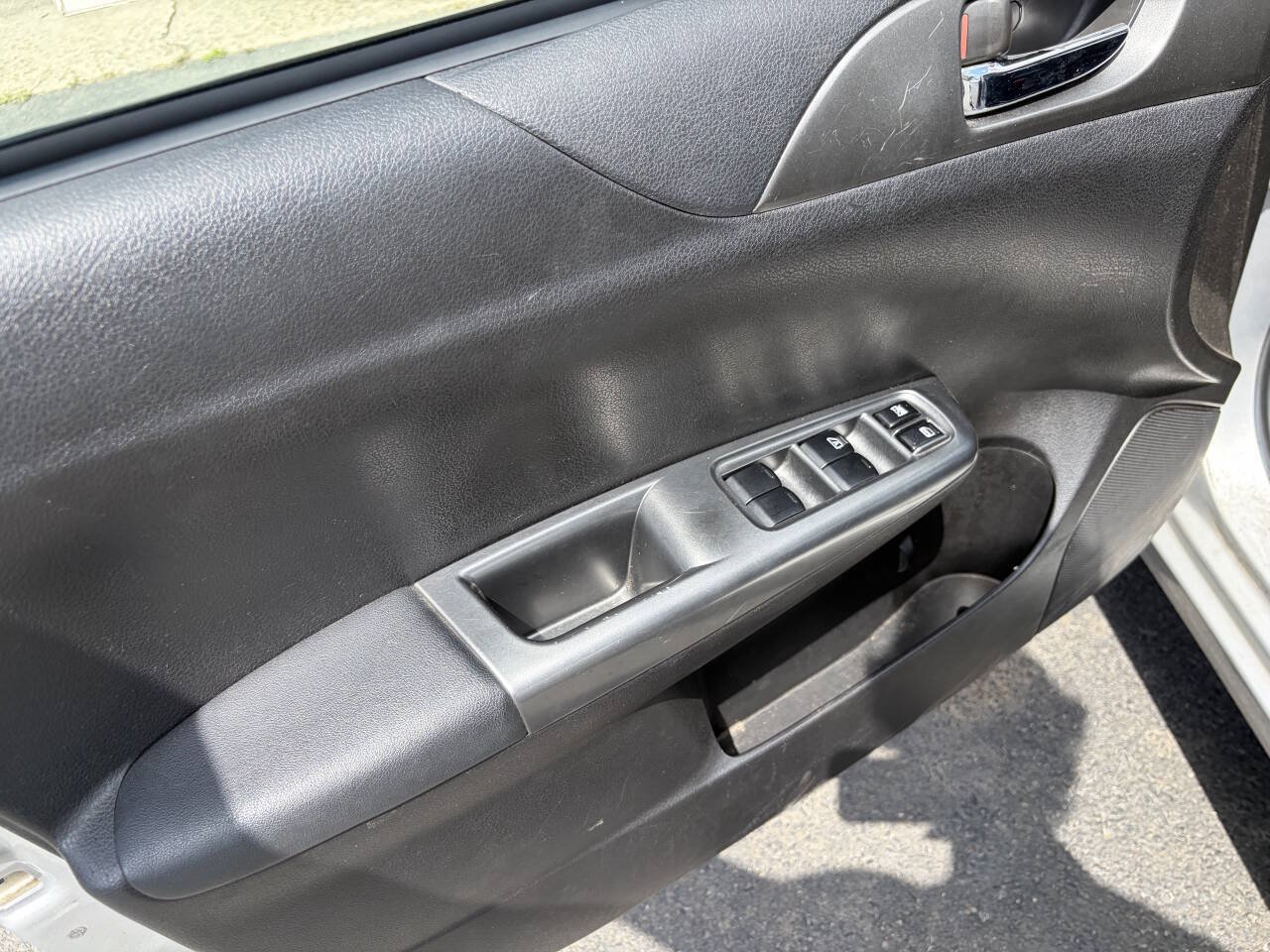 Used 2011 Subaru Impreza 2.5i AWD/4WD image 10