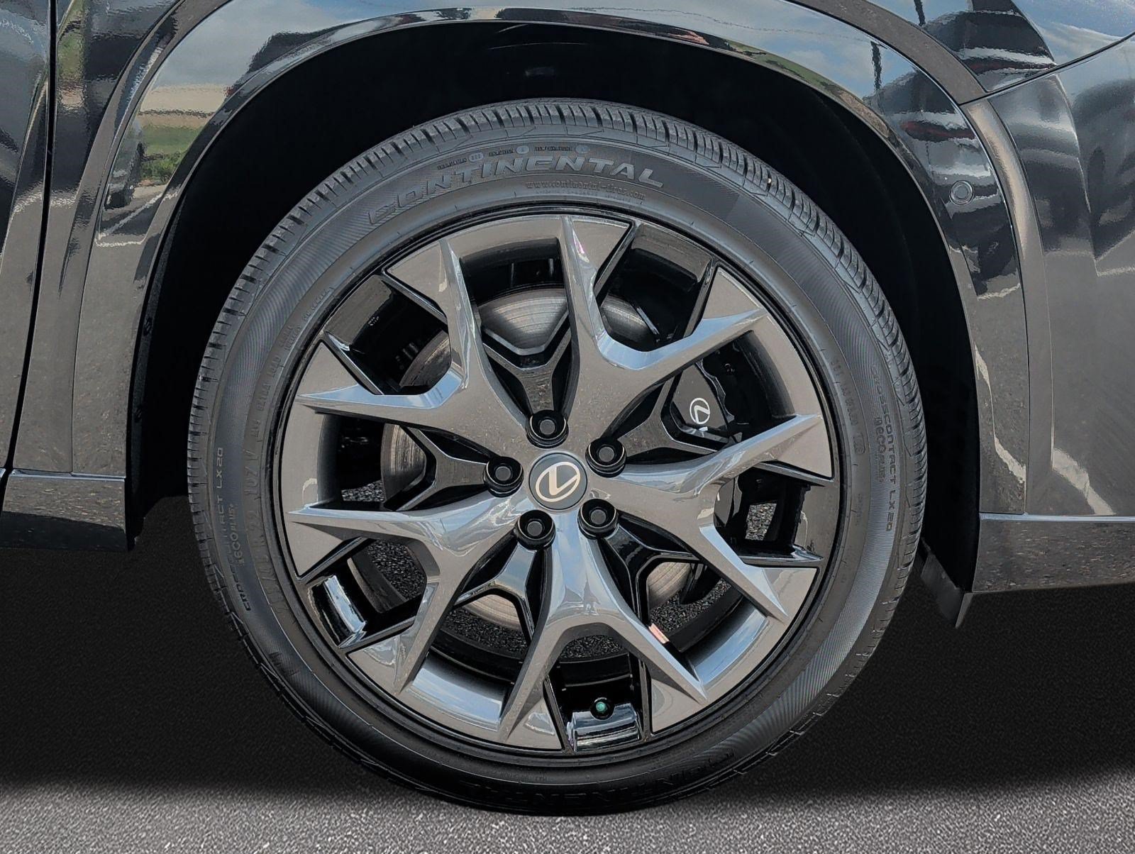 Used 2026 Lexus TX 500h AWD w/ Technology Package image 7
