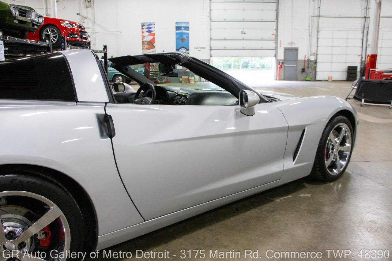 Used 2009 Chevrolet Corvette Coupe w/ Preferred Equipment Group RWD image 24
