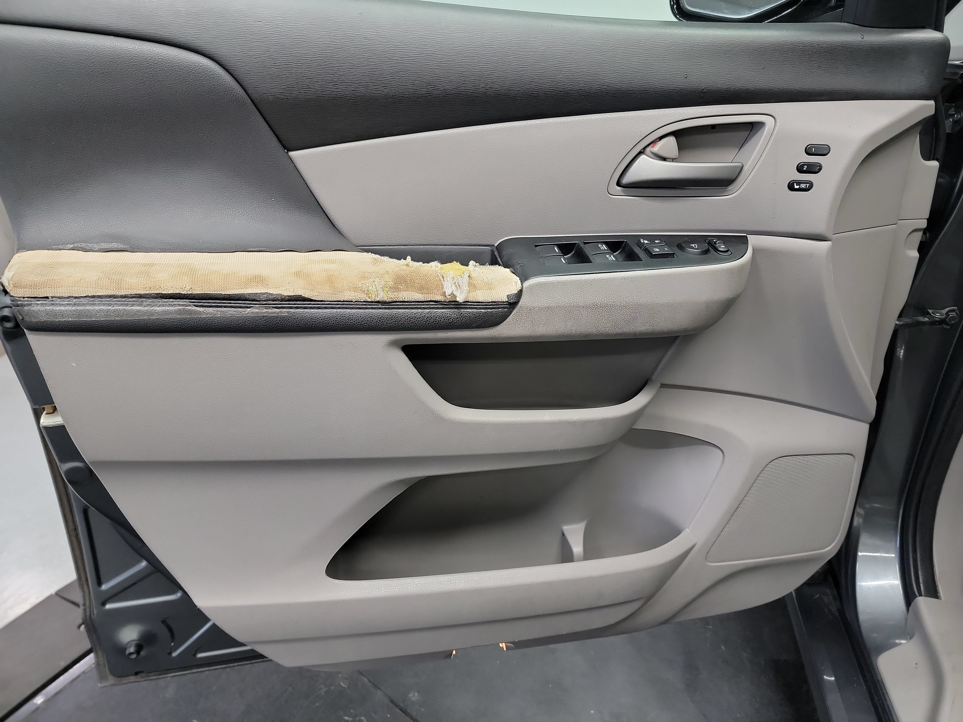 Used 2013 Honda Odyssey Touring image 13