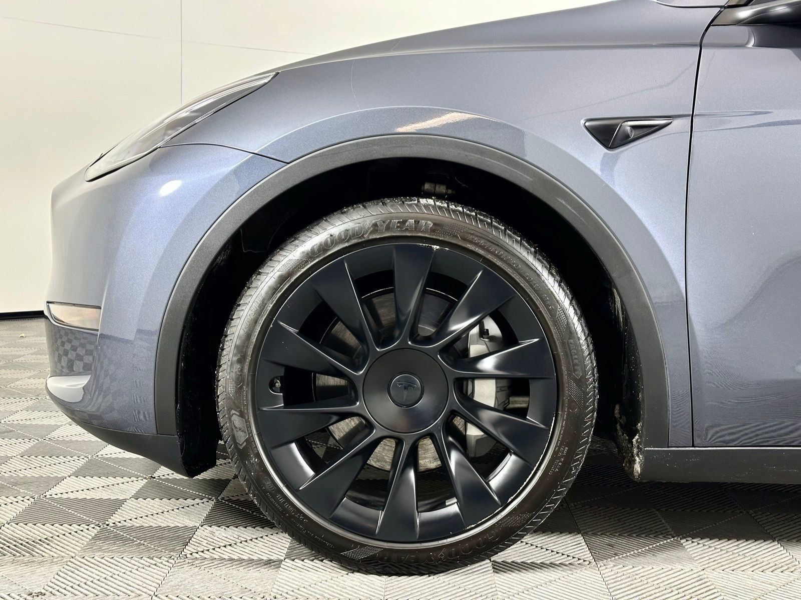 Used 2023 Tesla Model Y Long Range image 9