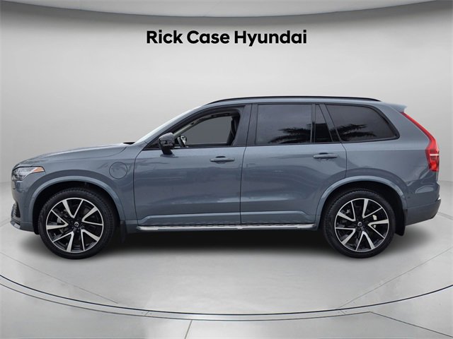 Used 2023 Volvo XC90 T8 Ultimate w/ Lounge Package image 3