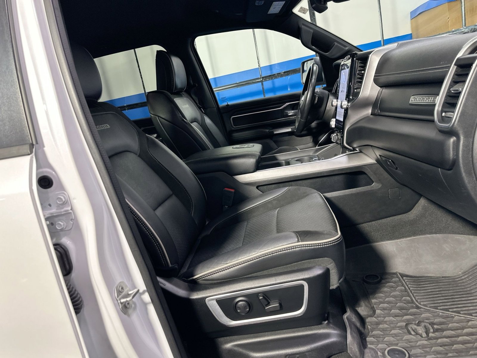 Used 2023 RAM 1500 Laramie image 33