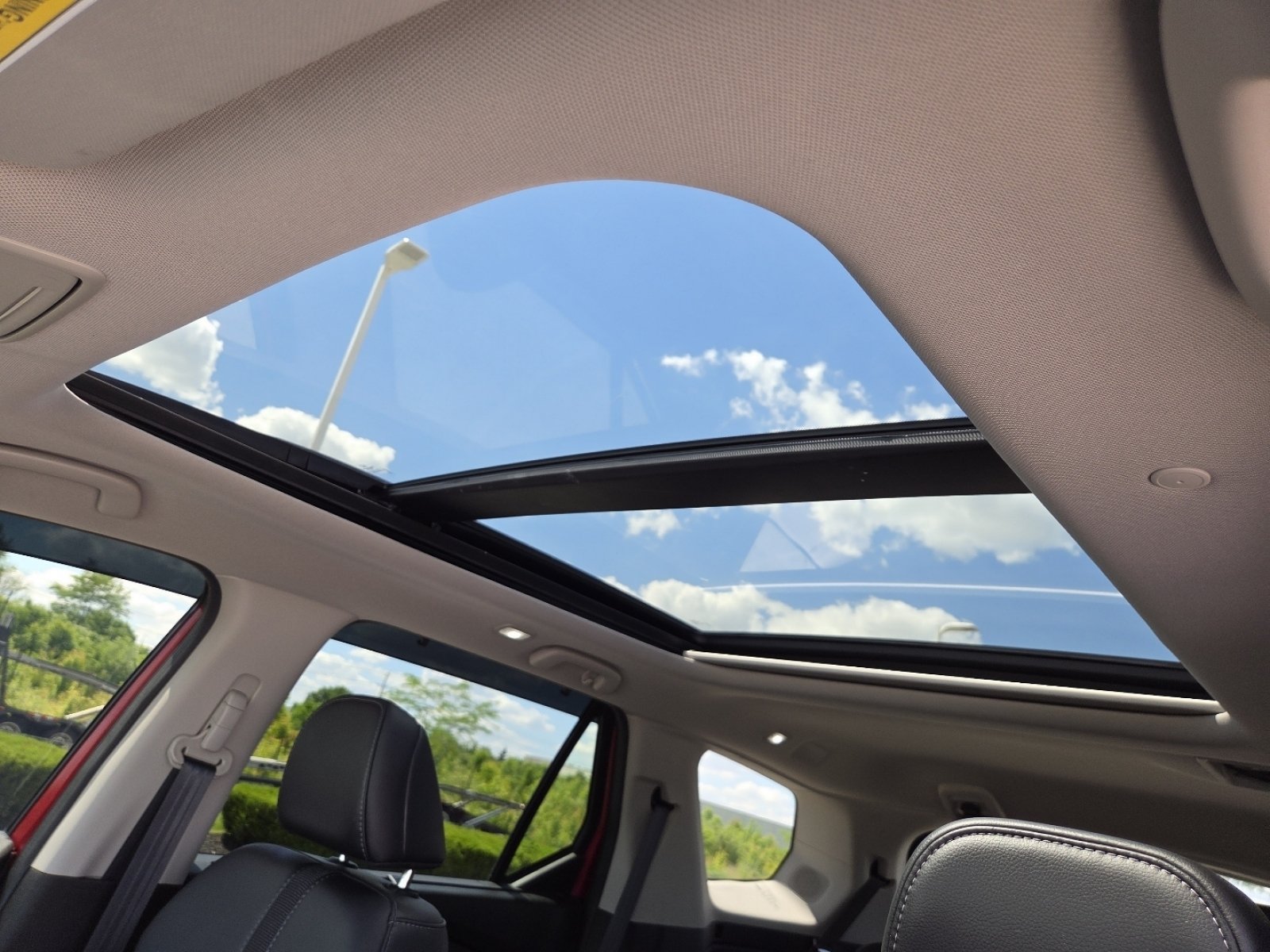 Used 2023 Honda Pilot Touring image 4