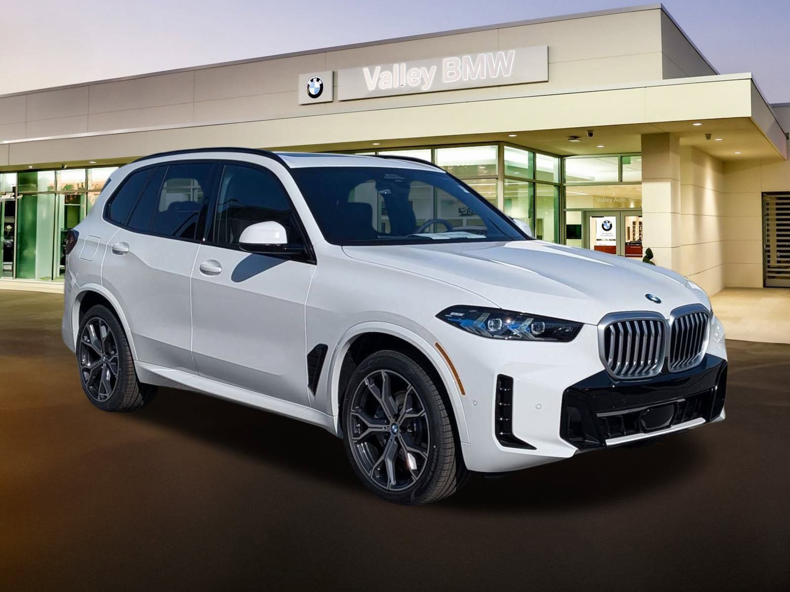 New 2026 BMW X5 xDrive40i w/ M Sport Package AWD/4WD image 1