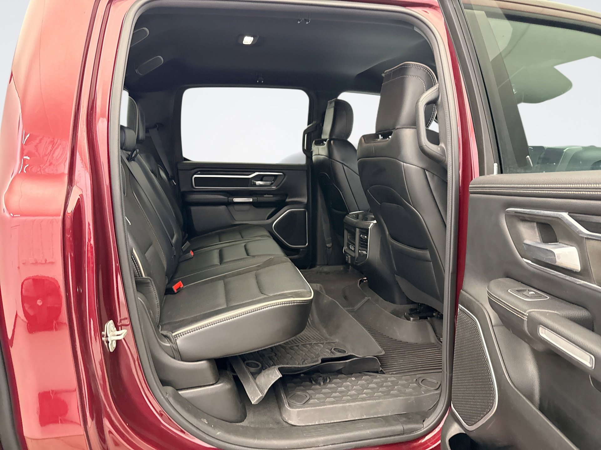 Used 2023 RAM 1500 Laramie AWD/4WD image 17