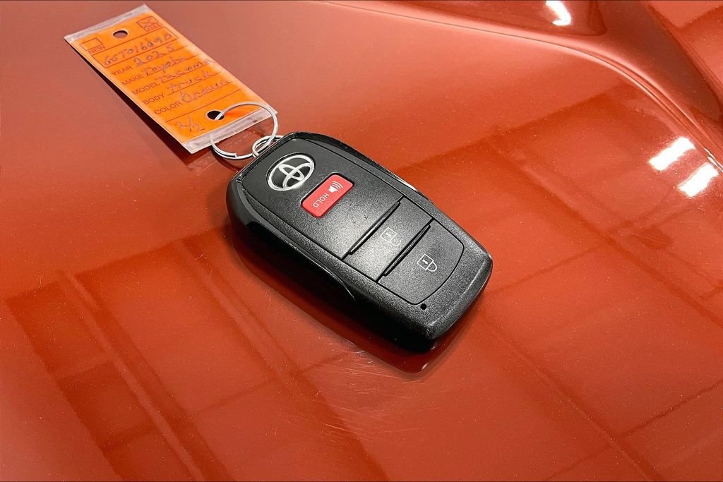 Used 2025 Toyota Tacoma TRD Sport AWD/4WD image 12