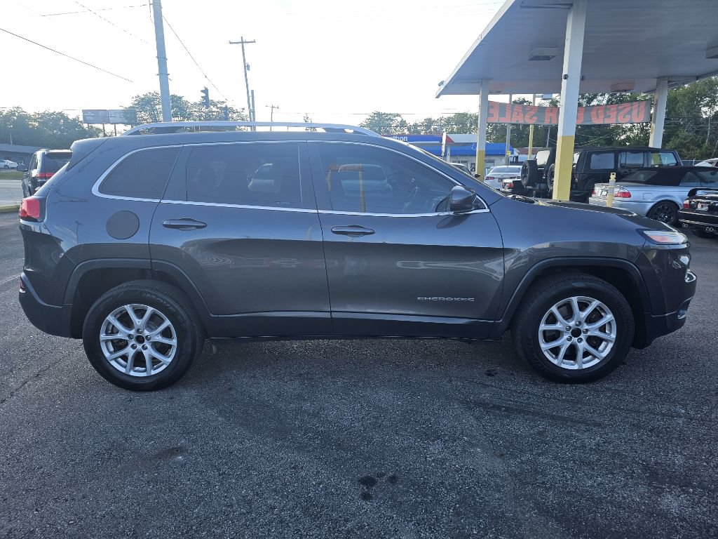 Used 2016 Jeep Cherokee Latitude w/ Safety/Convenience Group AWD/4WD image 16