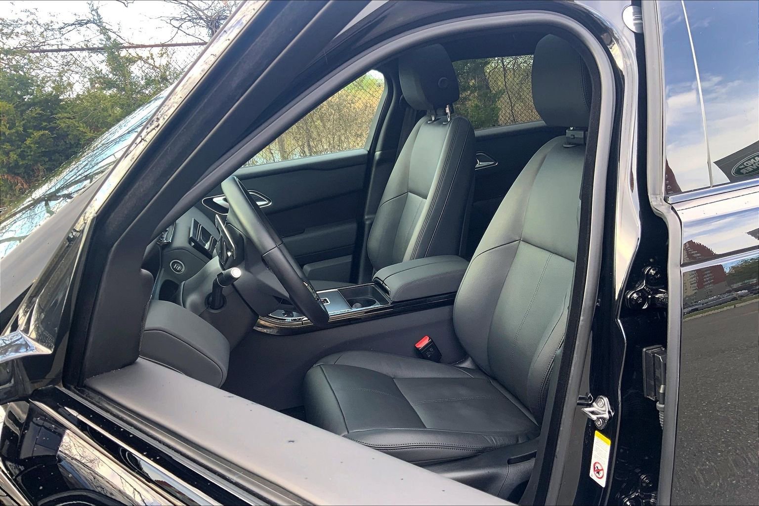 Used 2026 Land Rover Range Rover Velar Dynamic SE AWD/4WD image 7