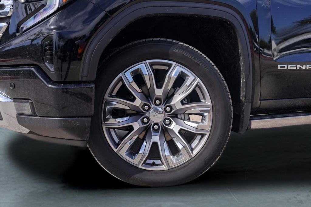 Used 2025 GMC Sierra 1500 Denali image 4