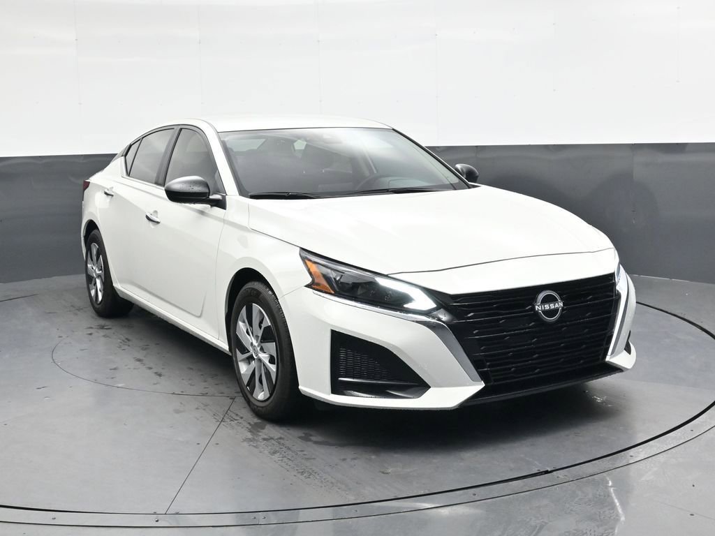 Certified 2025 Nissan Altima 2.5 S image 1