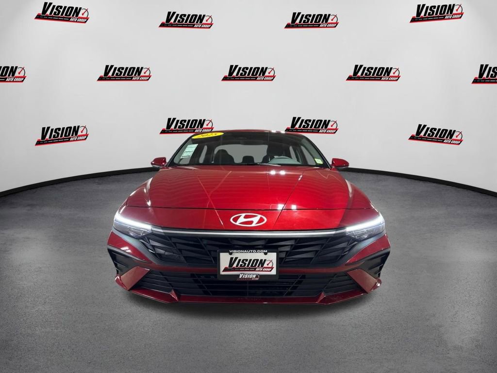 Certified 2025 Hyundai Elantra SE video 2
