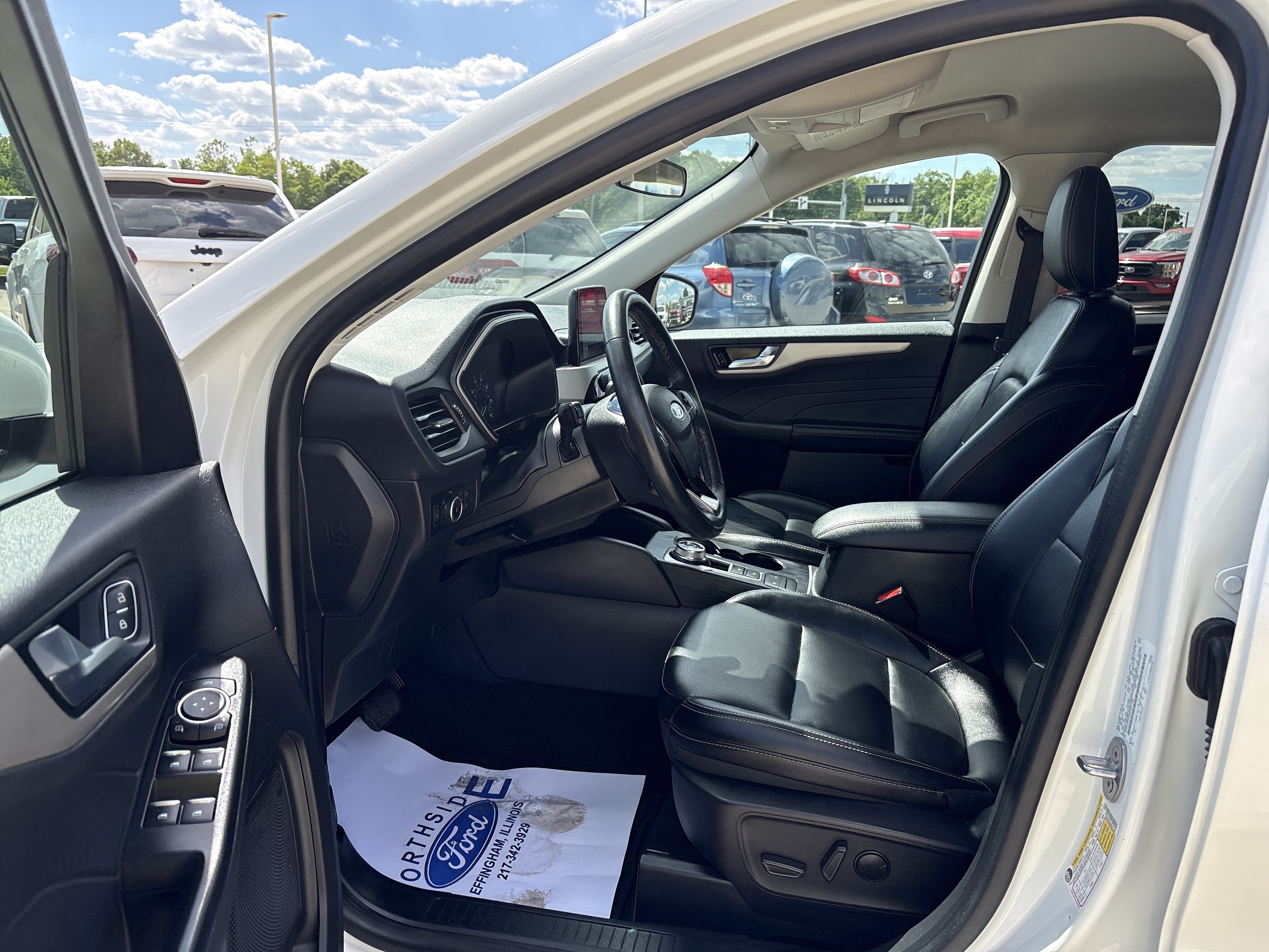 Used 2022 Ford Escape SEL FWD image 11