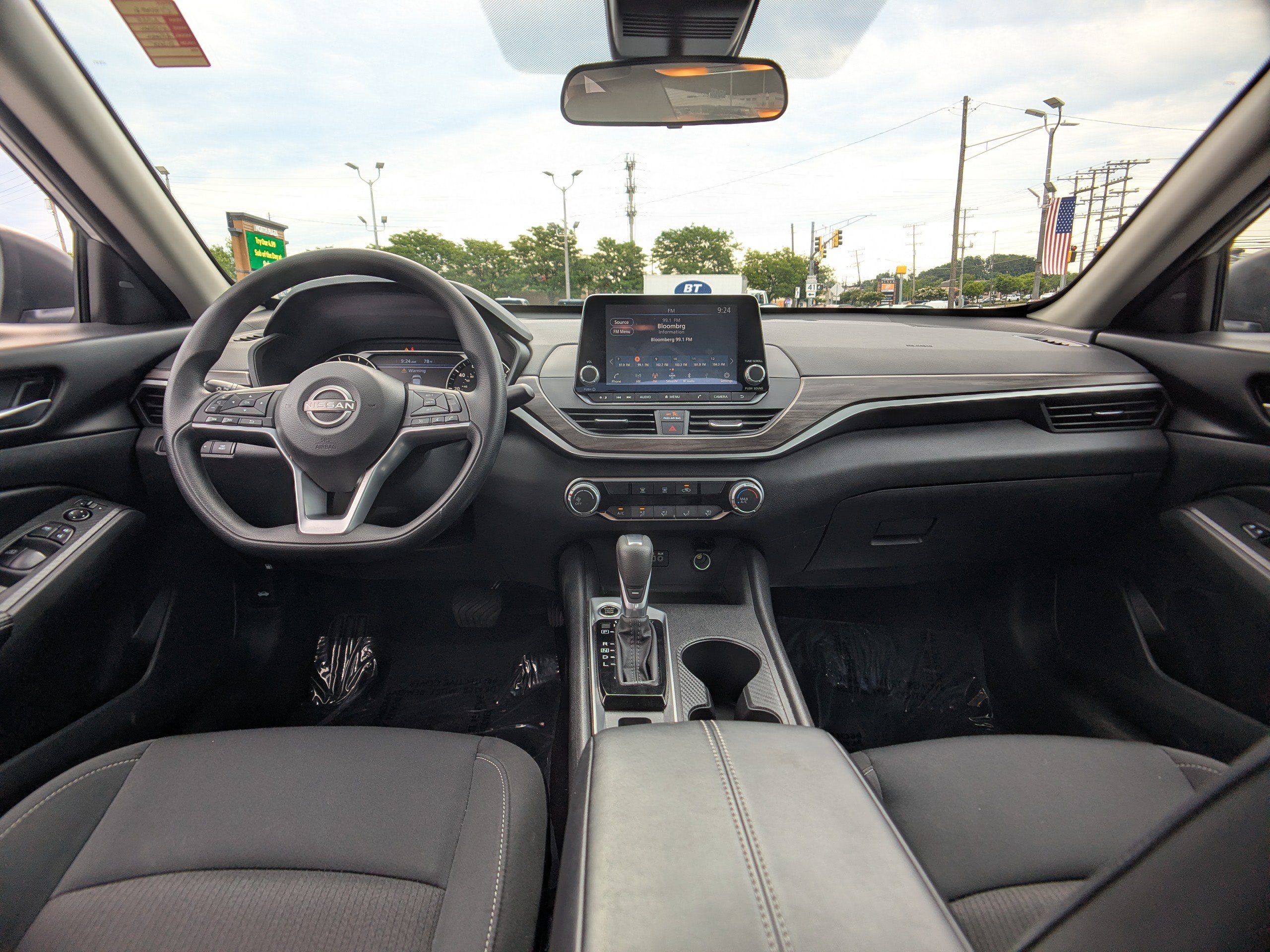 Used 2025 Nissan Altima 2.5 SV AWD/4WD image 16