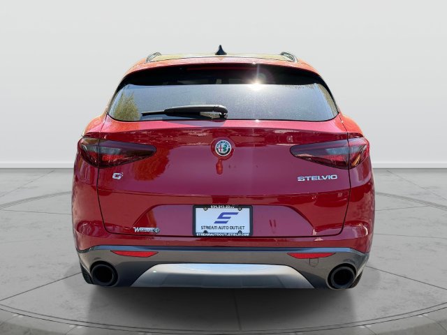 Used 2023 Alfa Romeo Stelvio Ti AWD/4WD image 6