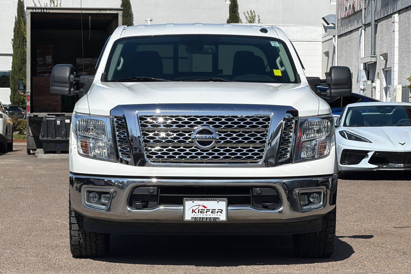 Used 2019 Nissan Titan SV w/ SV Convenience Package AWD/4WD image 6