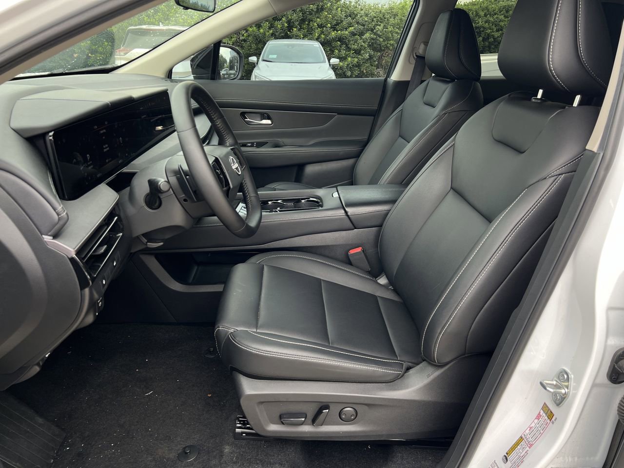 Certified 2025 Nissan Murano SV FWD image 7