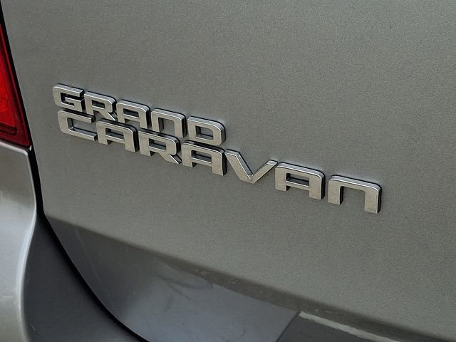 Used 2019 Dodge Grand Caravan SE w/ UConnect Hands-Free Group image 11