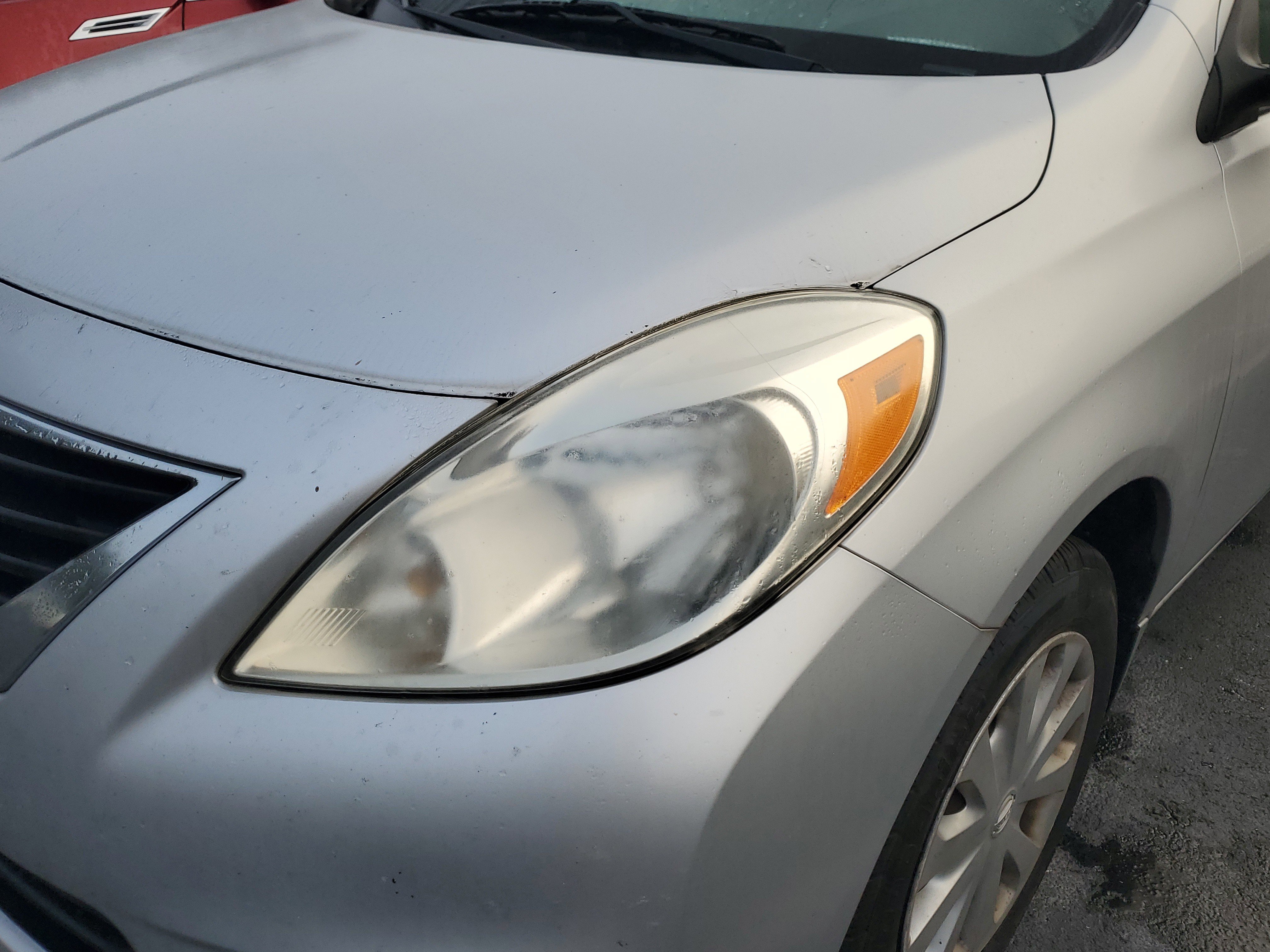 Used 2012 Nissan Versa SV w/ Convenience Pkg image 4