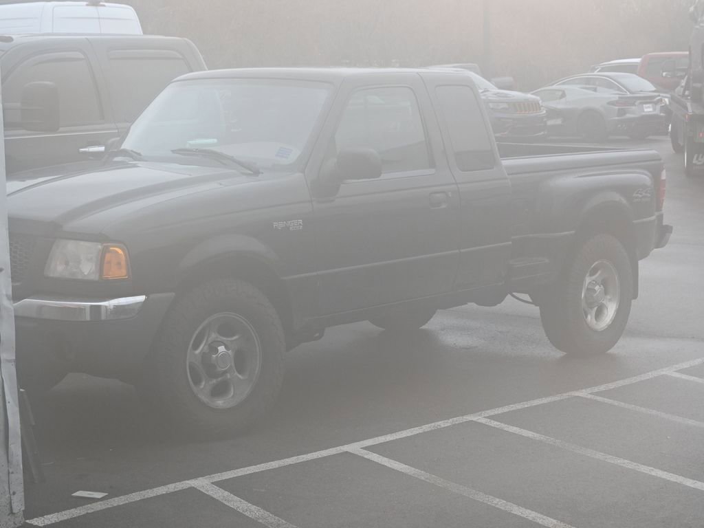 Used 2025 Cadillac Escalade Premium Luxury w/ Touring Package image 13