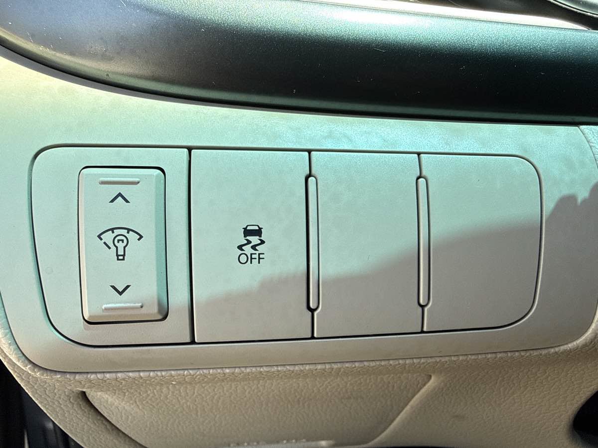 Used 2015 Kia Optima LX FWD image 27