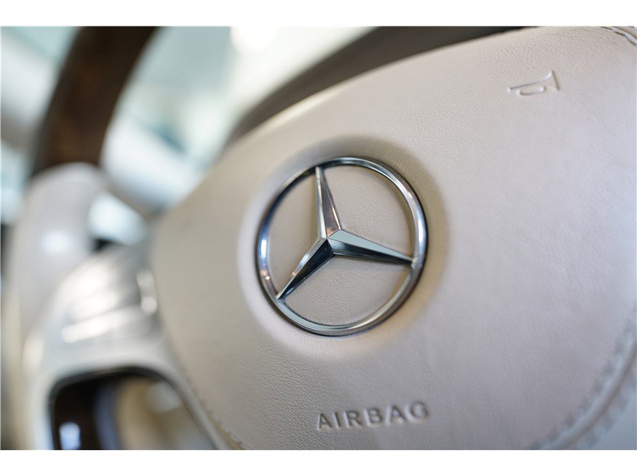 Used 2015 Mercedes-Benz S 550 Sedan image 28