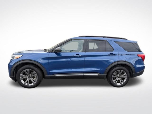 Used 2021 Ford Explorer XLT w/ Equipment Group 202A AWD/4WD image 2