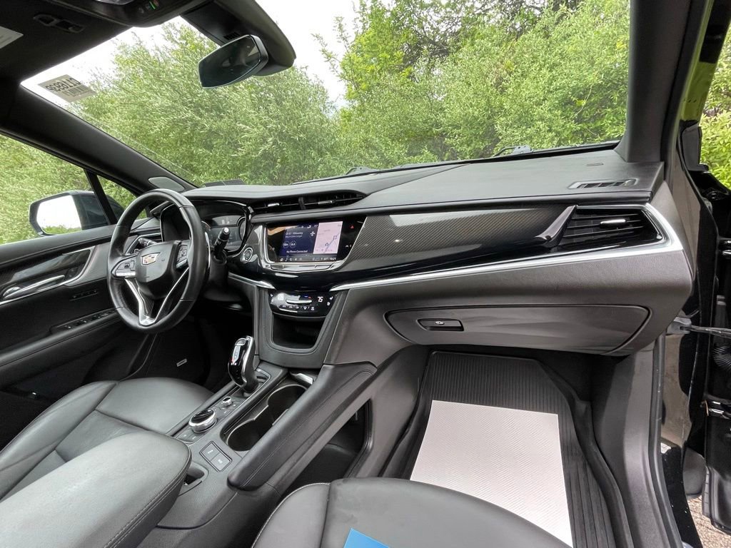 Used 2024 Cadillac XT6 Sport w/ LPO, Floor Liner Package AWD/4WD image 9