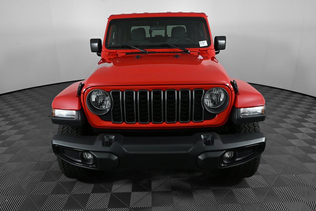 Used 2025 Jeep Gladiator Sport image 30