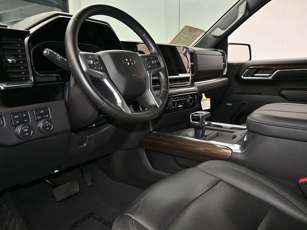 Used 2024 Chevrolet Silverado 1500 LT Trail Boss w/ Convenience Package II image 13