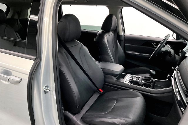 Used 2025 Kia Carnival SX Prestige FWD image 8