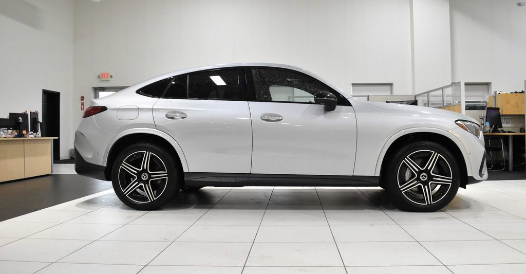 Used 2024 Mercedes-Benz GLC 300 4MATIC image 6