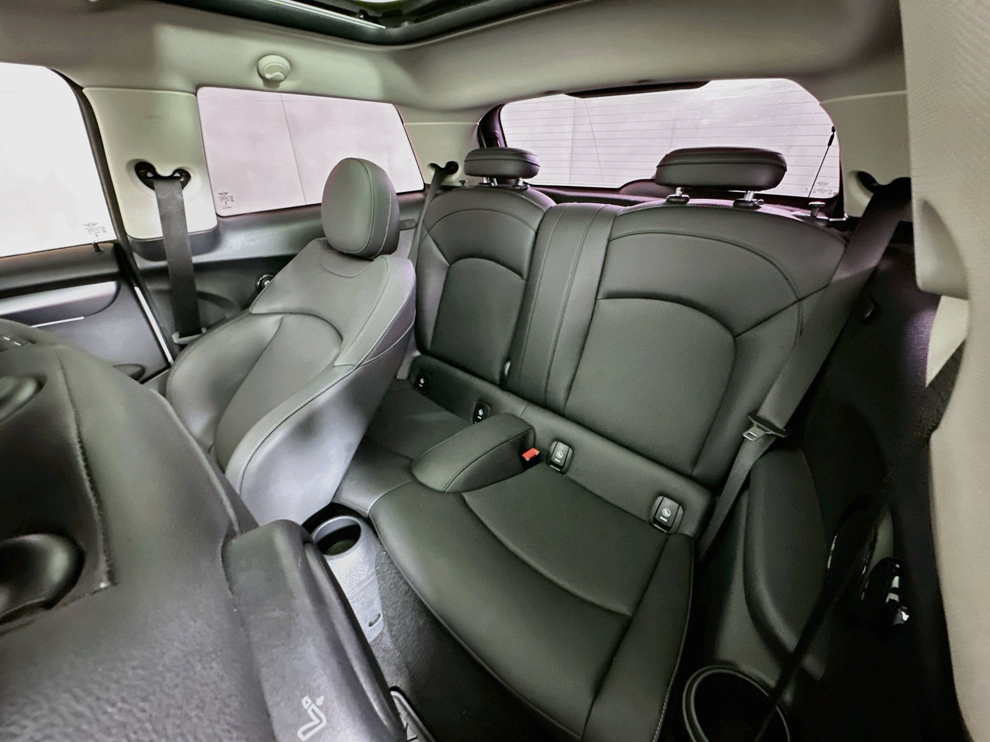 Used 2024 MINI Cooper SE FWD image 26