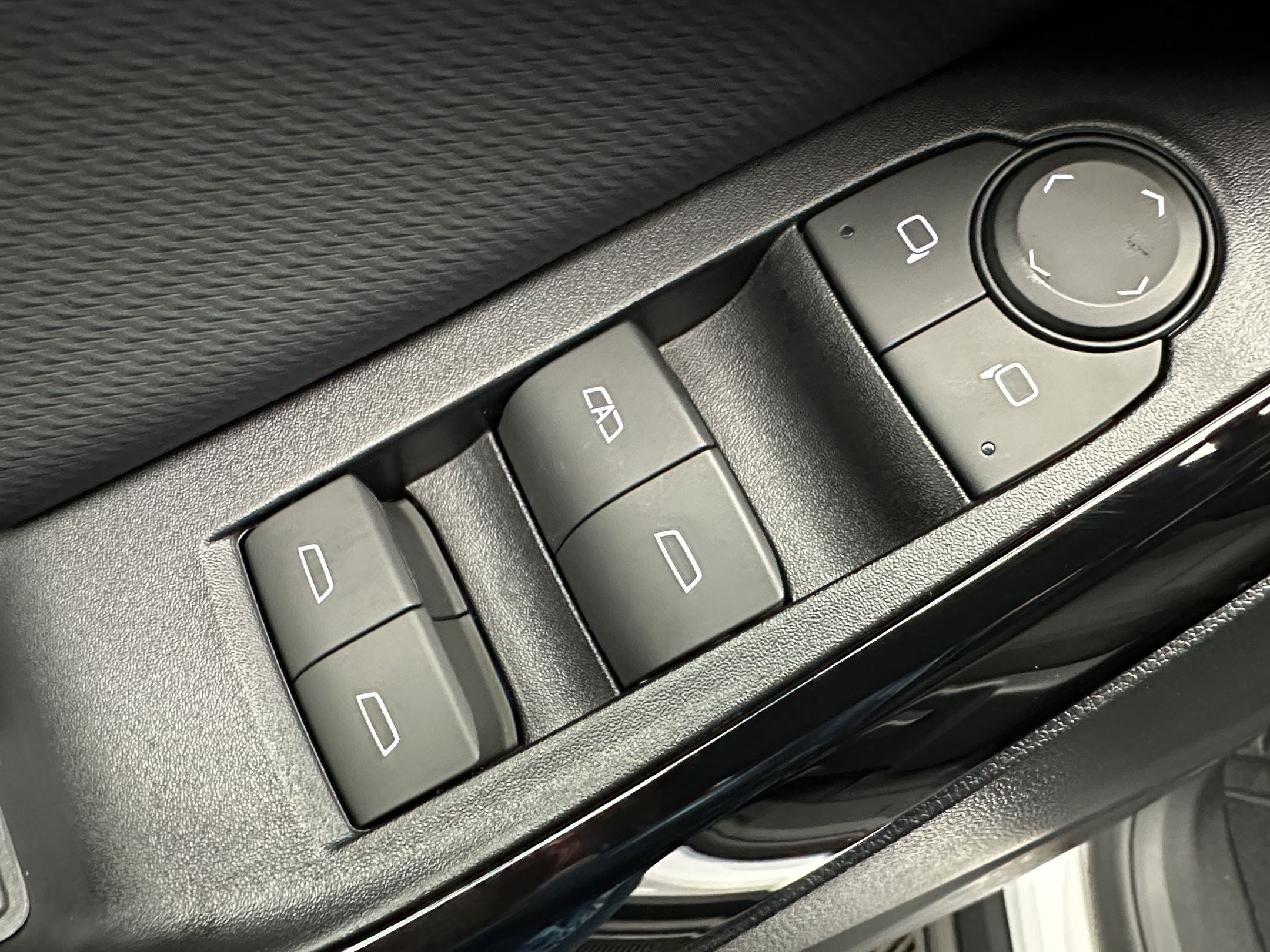 New 2027 Chevrolet Equinox LT AWD/4WD image 15