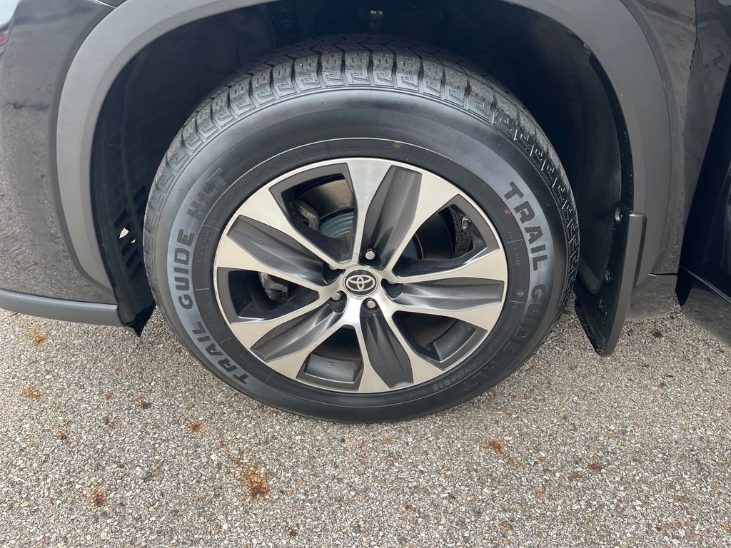 Certified 2020 Toyota Highlander XLE image 26