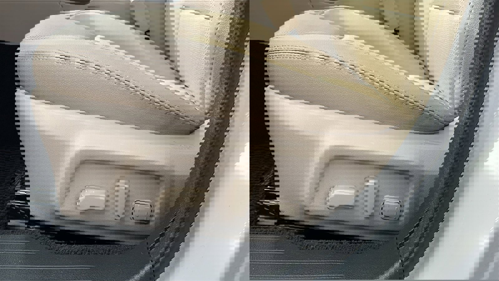 Used 2016 Subaru Outback 3.6R Limited image 10