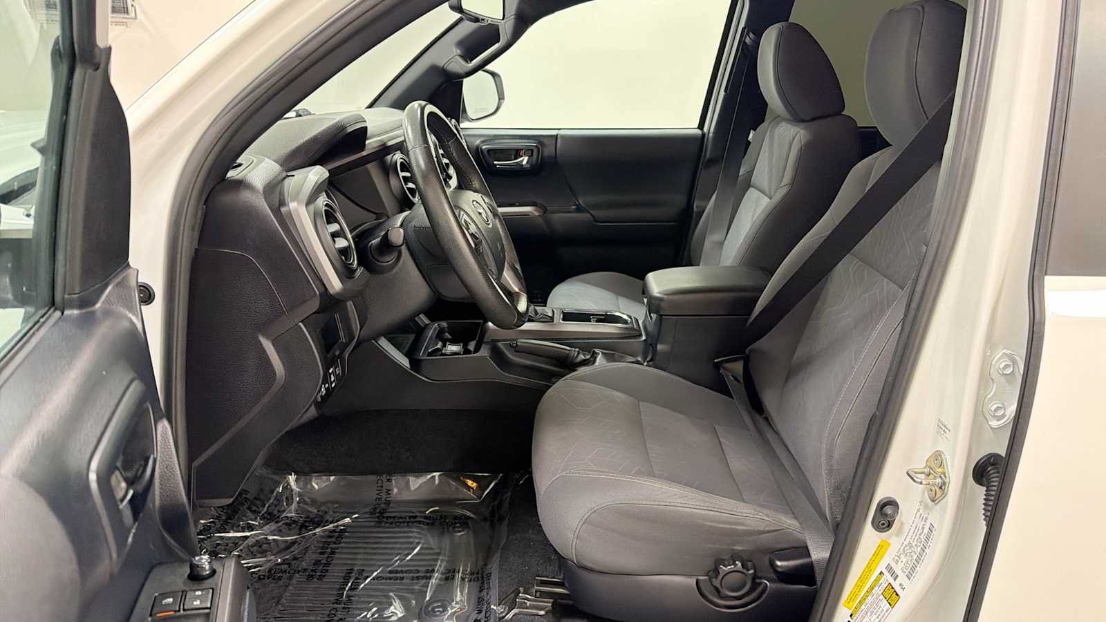Certified 2019 Toyota Tacoma TRD Sport w/ Technology Package AWD/4WD image 13