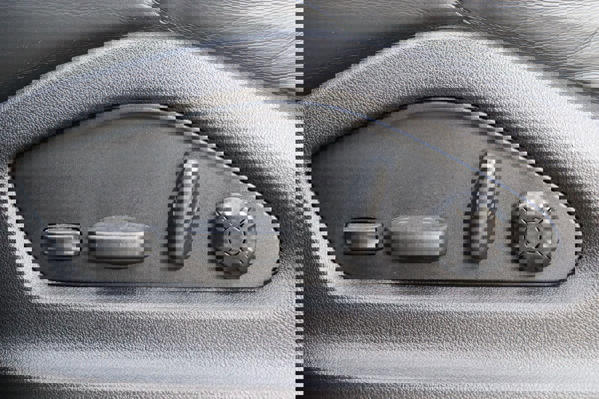 Used 2022 Porsche Cayenne Platinum Edition image 29