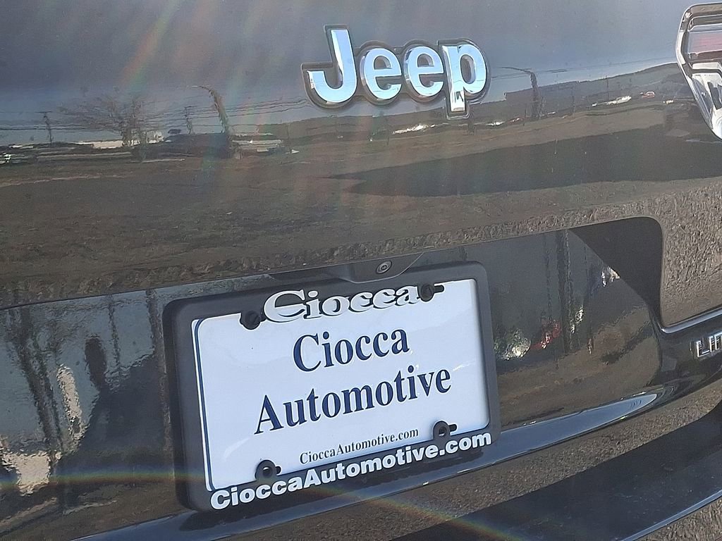 Used 2023 Jeep Grand Cherokee L Limited w/ Trailer Tow Group (B) image 32