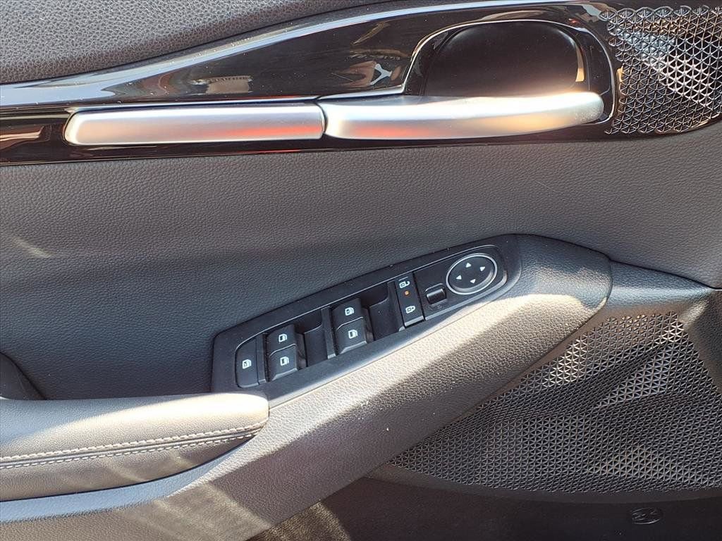 Used 2025 Kia Seltos S AWD/4WD image 21