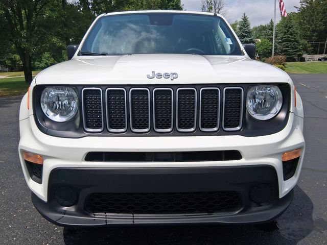 Used 2023 Jeep Renegade Latitude AWD/4WD image 2