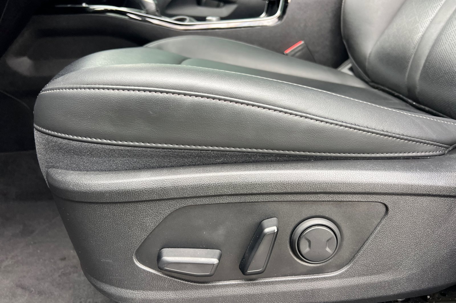 Certified 2022 Kia Sorento SX image 14