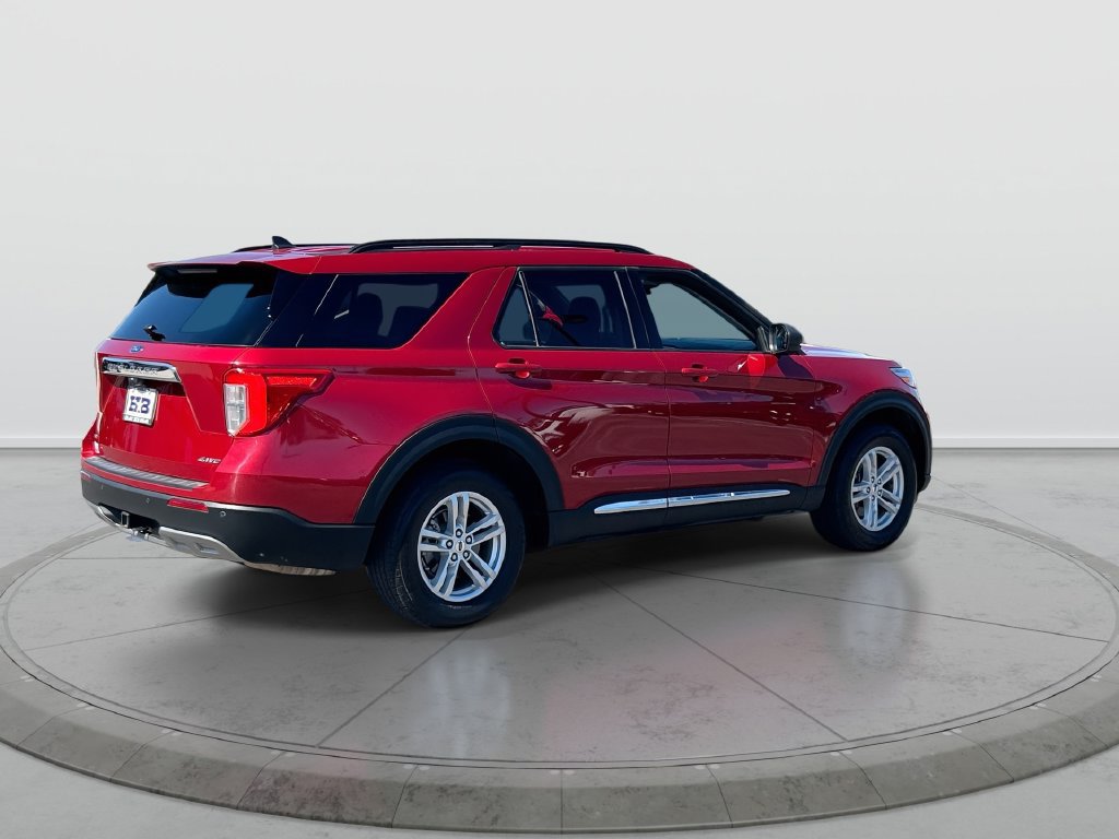 Used 2022 Ford Explorer XLT w/ Equipment Group 202A AWD/4WD image 8